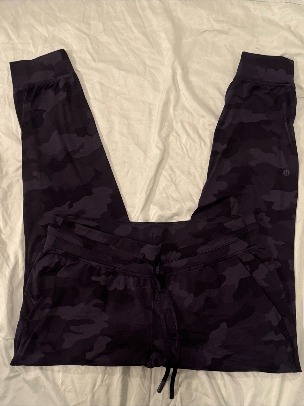 Lululemon Women's Black Camo Jogger Pants